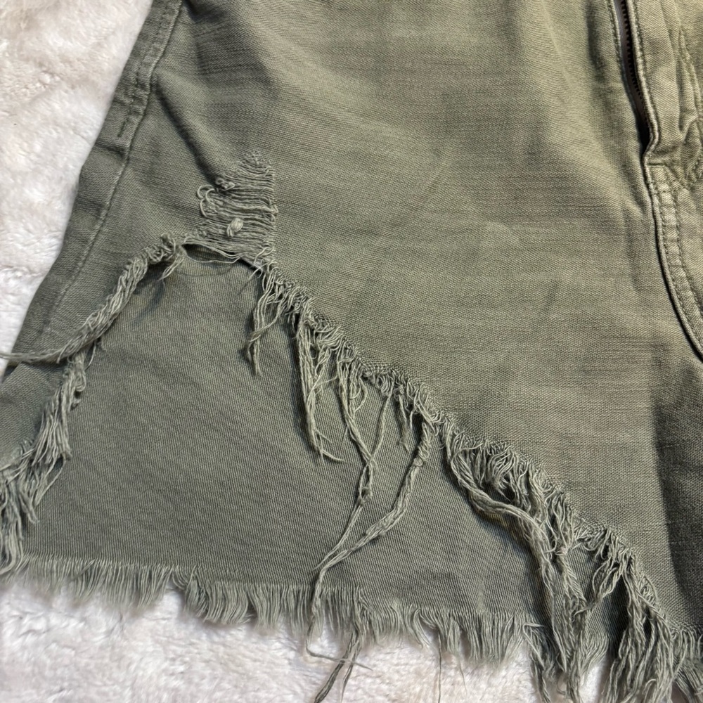 American Eagle Shorts Sz 0 Army Green Denim Distressed Highest Rise Mom Shorts - Picture 5 of 13